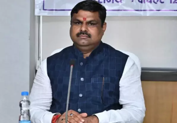 शिक्षा मंत्री गजेंद्र यादव आज गुजरात दौरे पर शिक्षा मंत्री गजेंद्र यादव आज गुजरात दौरे पर