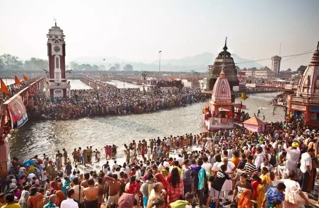 Haridwar: अर्धकुंभ में होंगे तीन शाही स्नान, तैयारियों का काम तेज Haridwar: अर्धकुंभ में होंगे तीन शाही स्नान, तैयारियों का काम तेज