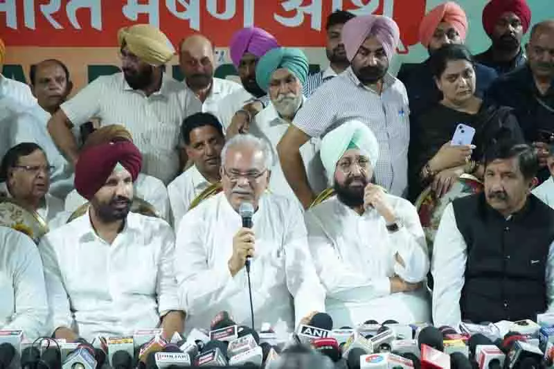 Bhupesh Baghel ने पंजाब कांग्रेस के विरोधी गुटों के साथ बैठक की Bhupesh Baghel ने पंजाब कांग्रेस के विरोधी गुटों के साथ बैठक की