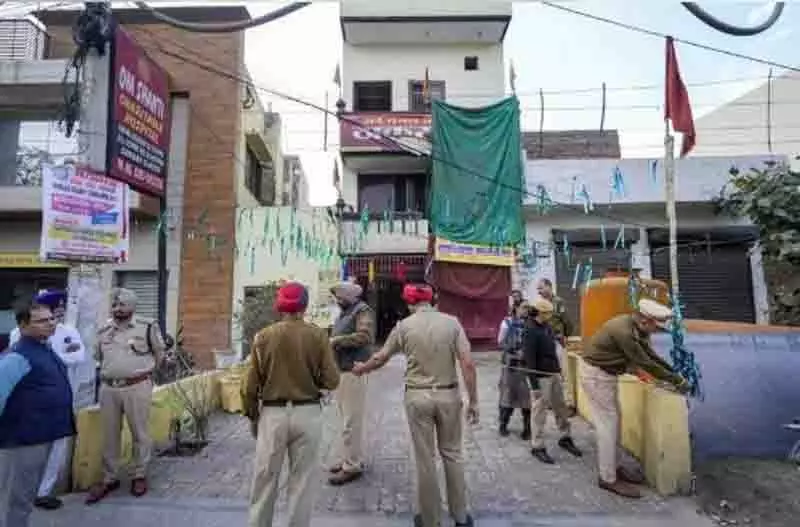 अमृतसर मंदिर ग्रेनेड हमला मामले में NIA ने 3 के खिलाफ आरोपपत्र दायर किया अमृतसर मंदिर ग्रेनेड हमला मामले में NIA ने 3 के खिलाफ आरोपपत्र दायर किया