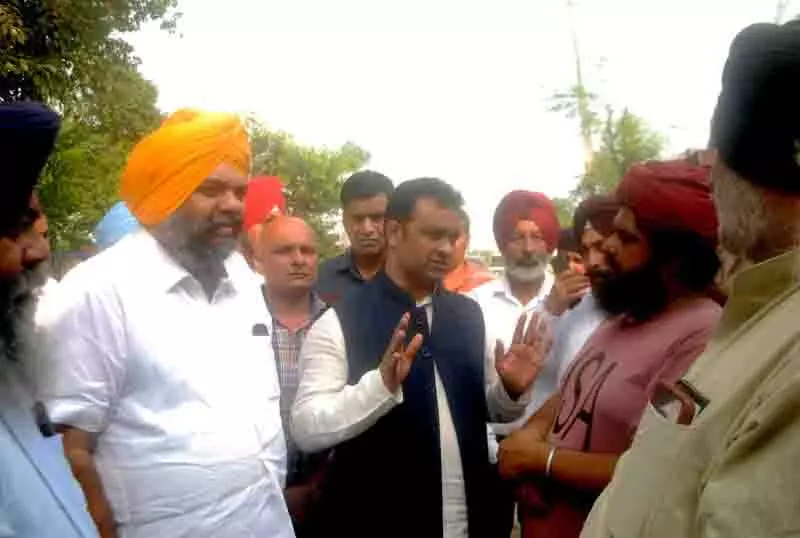 केंद्रीय मंत्री ने कहा, तटबंधों की मरम्मत न होने से Punjab में बाढ़ आई केंद्रीय मंत्री ने कहा, तटबंधों की मरम्मत न होने से Punjab में बाढ़ आई