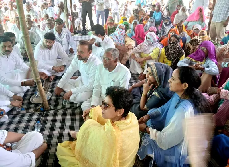 Haryana : रेवाड़ी अस्पताल विवाद शैलजा ने प्रदर्शनकारी ग्रामीणों को समर्थन दिया Haryana : रेवाड़ी अस्पताल विवाद शैलजा ने प्रदर्शनकारी ग्रामीणों को समर्थन दिया