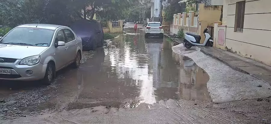 Siruguppa : बारिश के कारण निचले इलाकों में बाढ़ Siruguppa : बारिश के कारण निचले इलाकों में बाढ़