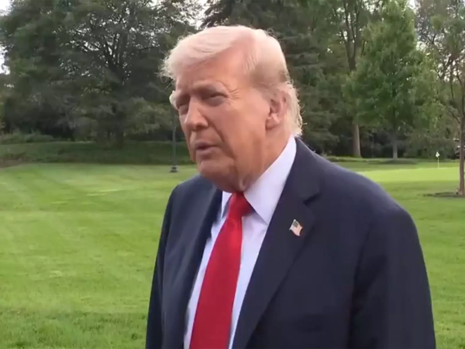 Trump का विदेशी कंपनियों को आग्रह: अमेरिका में निवेश और श्रमिक प्रशिक्षण Trump का विदेशी कंपनियों को आग्रह: अमेरिका में निवेश और श्रमिक प्रशिक्षण
