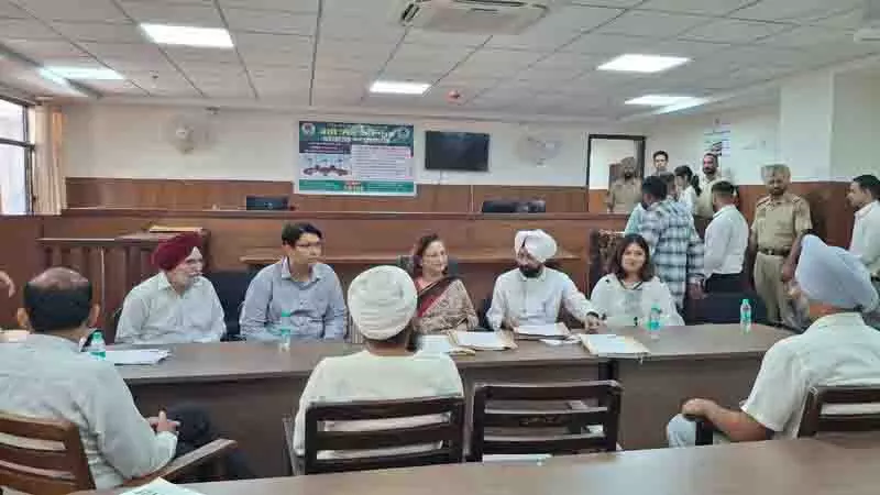 SBS Nagar में राष्ट्रीय लोक अदालत में 10,000 से अधिक मामले निपटाए गए, 6.61 करोड़ रुपये का मुआवजा दिया SBS Nagar में राष्ट्रीय लोक अदालत में 10,000 से अधिक मामले निपटाए गए, 6.61 करोड़ रुपये का मुआवजा दिया