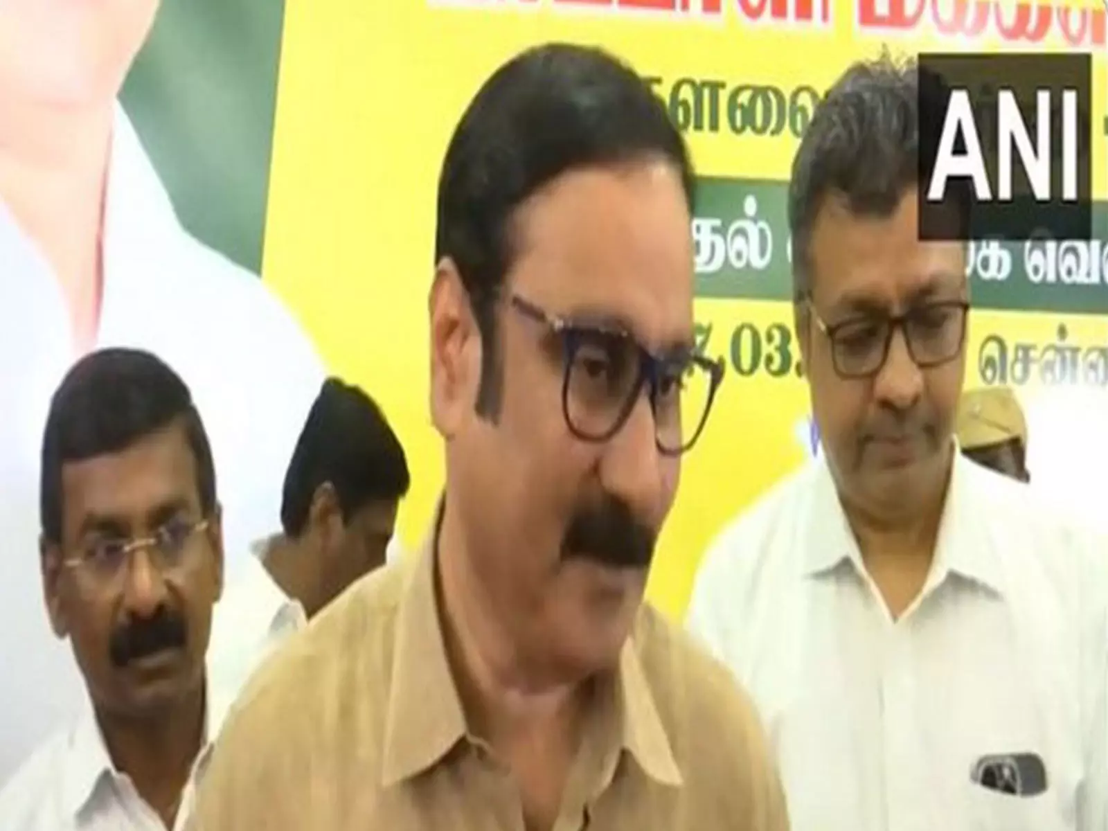चुनाव आयोग ने PMK अध्यक्ष बने रहने की अनुमति दी, समर्थकों ने जश्न मनाया चुनाव आयोग ने PMK अध्यक्ष बने रहने की अनुमति दी, समर्थकों ने जश्न मनाया
