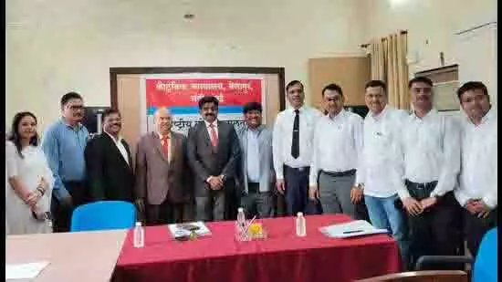 Belapur: लोक अदालत के दौरान सात अलग-थलग पड़े जोड़ों में सुलह हुई Belapur: लोक अदालत के दौरान सात अलग-थलग पड़े जोड़ों में सुलह हुई