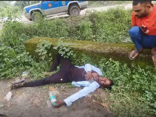 दर्द से तड़पता हुआ मिला ठेकेदार, अपहरण फिर जमकर पिटाई करने का आरोप दर्द से तड़पता हुआ मिला ठेकेदार, अपहरण फिर जमकर पिटाई करने का आरोप