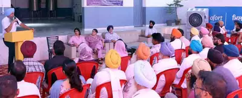 Ludhiana: प्रगतिशील किसान ने डेयरी संयंत्र स्थापित किया Ludhiana: प्रगतिशील किसान ने डेयरी संयंत्र स्थापित किया