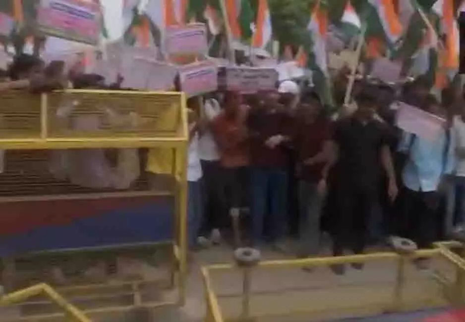 पटना में BPSSC और CSBC उम्मीदवारों का विरोध, भर्ती अधिसूचना की मांग पटना में BPSSC और CSBC उम्मीदवारों का विरोध, भर्ती अधिसूचना की मांग