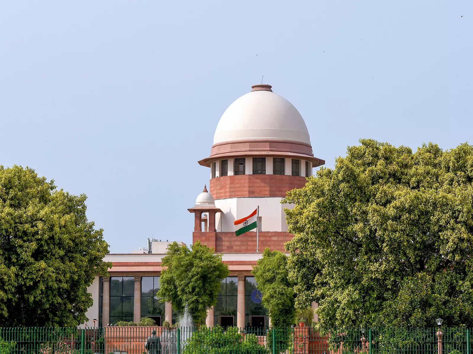 भारत में अच्छी चीजें होने दें: SC ने कहा कि वह वंतारा पर अनावश्यक आपत्तियों की अनुमति नहीं देगा भारत में अच्छी चीजें होने दें: SC ने कहा कि वह वंतारा पर अनावश्यक आपत्तियों की अनुमति नहीं देगा