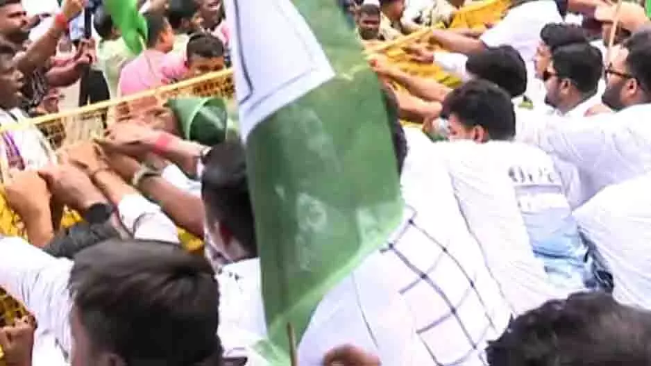 उर्वरक की कमी पर BJD का विरोध, भाजपा ने आरोपों को नकारा उर्वरक की कमी पर BJD का विरोध, भाजपा ने आरोपों को नकारा