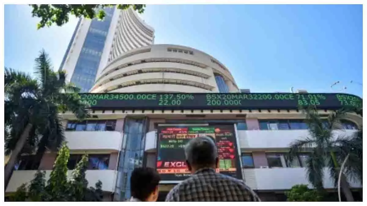Sensex में 5 दिन की तेजी थमी, निफ्टी 25,100 के नीचे; बाजार सतर्क Sensex में 5 दिन की तेजी थमी, निफ्टी 25,100 के नीचे; बाजार सतर्क