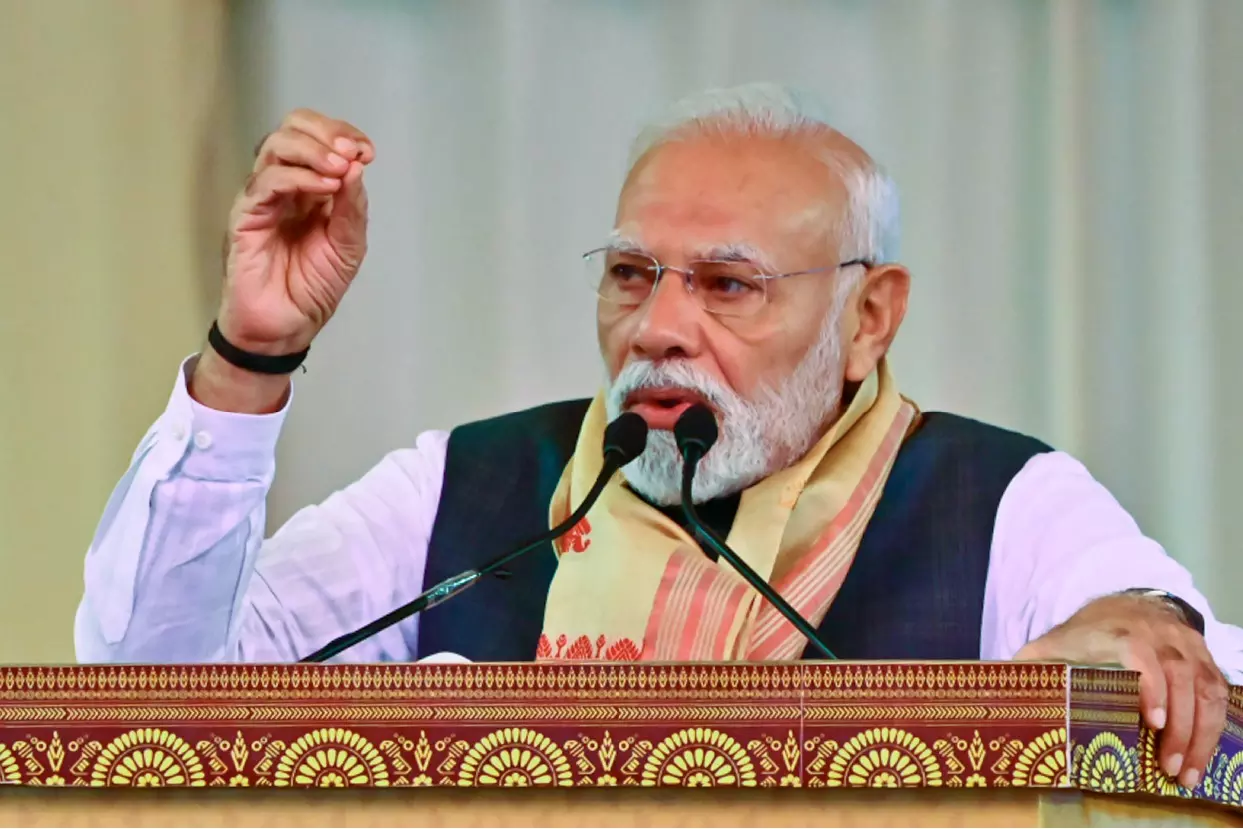 पीएम मोदी ने रक्षा क्षेत्र में आधुनिकरण और संरचना सुधार पर किया ध्यान पीएम मोदी ने रक्षा क्षेत्र में आधुनिकरण और संरचना सुधार पर किया ध्यान