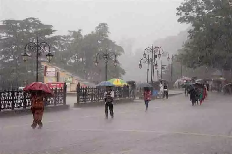 Himachal में 600 से अधिक सड़कें अभी भी अवरुद्ध, 5 जिलों के लिए नारंगी चेतावनी जारी Himachal में 600 से अधिक सड़कें अभी भी अवरुद्ध, 5 जिलों के लिए नारंगी चेतावनी जारी