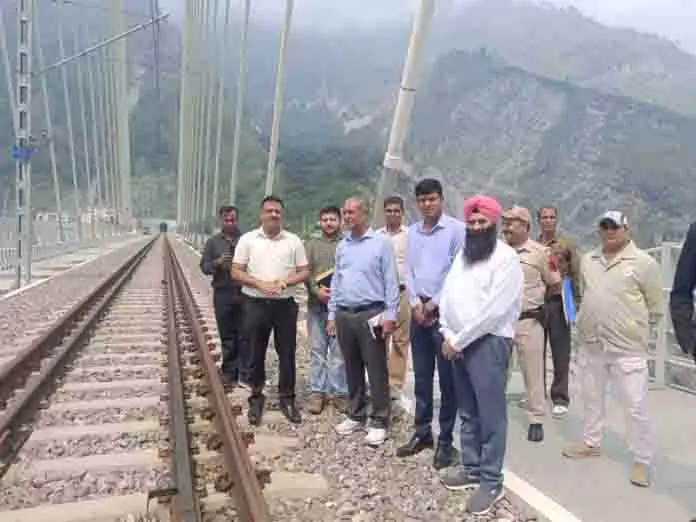 कटरा से Budgam तक रेलवे खंडों का निरीक्षण किया गया कटरा से Budgam तक रेलवे खंडों का निरीक्षण किया गया