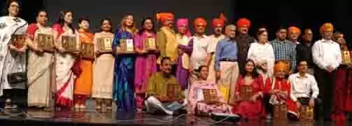 सीनियर सिटीजन SS क्लब ने बॉलीवुड गायकों के डोगरी गीत जारी किए सीनियर सिटीजन SS क्लब ने बॉलीवुड गायकों के डोगरी गीत जारी किए
