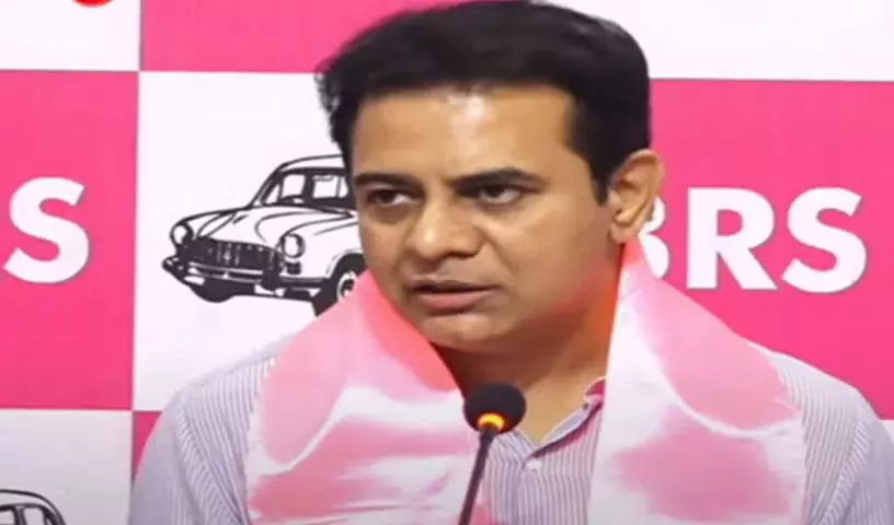 यह शर्म की बात है कि शुल्क प्रतिपूर्ति के लिए एक भी पैसा नहीं है: KTR यह शर्म की बात है कि शुल्क प्रतिपूर्ति के लिए एक भी पैसा नहीं है: KTR