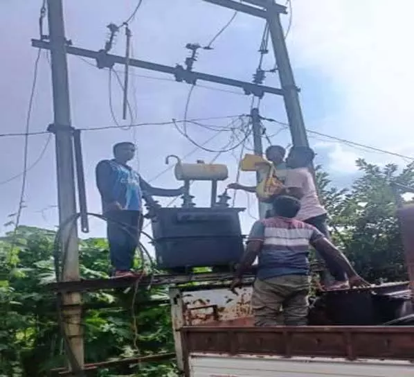 सीएम कैंप कार्यालय की त्वरित पहल से हेटघीचा पारा केन्दू टोली में लौटी रोशनी सीएम कैंप कार्यालय की त्वरित पहल से हेटघीचा पारा केन्दू टोली में लौटी रोशनी