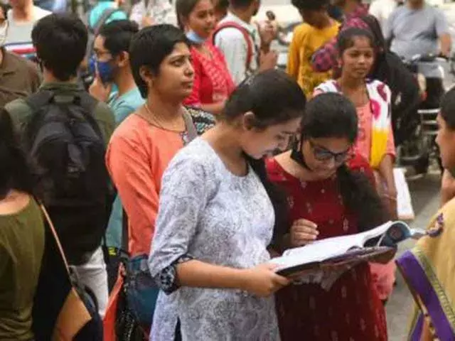 तेलंगाना सरकार के आश्वासन के बाद निजी कॉलेजों ने बंदी खत्म की, 600 करोड़ रु. जल्द जारी होंगे तेलंगाना सरकार के आश्वासन के बाद निजी कॉलेजों ने बंदी खत्म की, 600 करोड़ रु. जल्द जारी होंगे