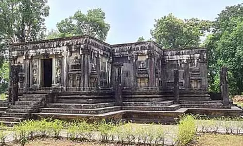 शरावती विद्युत परियोजना संरक्षित स्मारकों को नष्ट कर देगी: कार्यकर्ता शरावती विद्युत परियोजना संरक्षित स्मारकों को नष्ट कर देगी: कार्यकर्ता