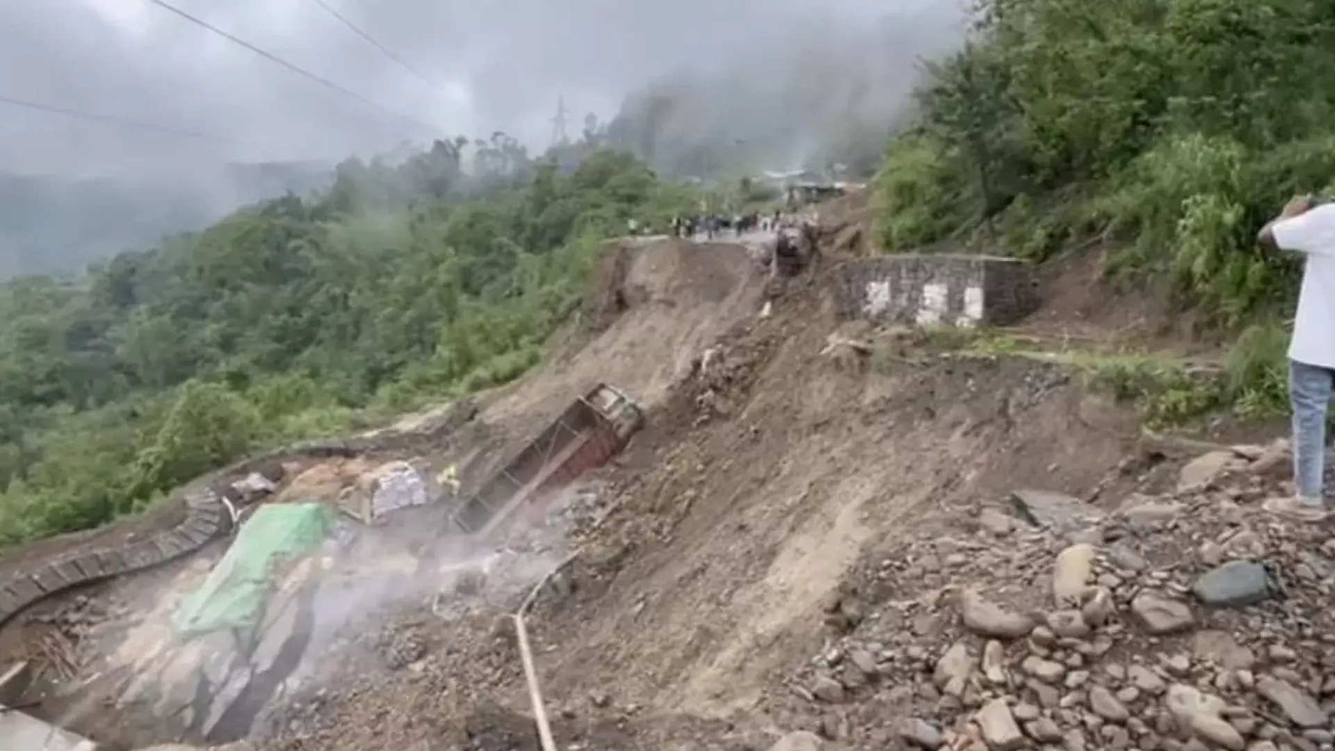 Nagaland की सड़कें बनी प्रतीक्षा का प्रतीक, कार्य प्रगति पर केवल नाम का