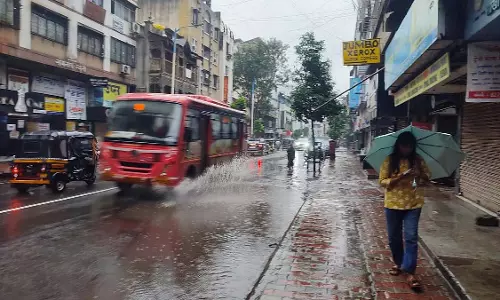 Pune : शहर भर में ट्रैफिक जाम, जलभराव, पेड़ गिरने की घटनाएं