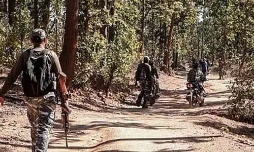 Jharkhand: मुठभेड़ में एक करोड़ का इनामी माओवादी समेत तीन माओवादी मारे गए Jharkhand: मुठभेड़ में एक करोड़ का इनामी माओवादी समेत तीन माओवादी मारे गए