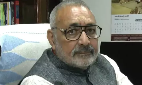 लालू के चारा घोटाले के पैसों से हो जाता बिहार का विकास : गिरिराज सिंह