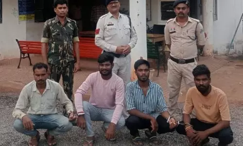 बिना नंबर की पिकअप से 5 मवेशियों का रेस्क्यू, 4 तस्कर गिरफ्तार बिना नंबर की पिकअप से 5 मवेशियों का रेस्क्यू, 4 तस्कर गिरफ्तार