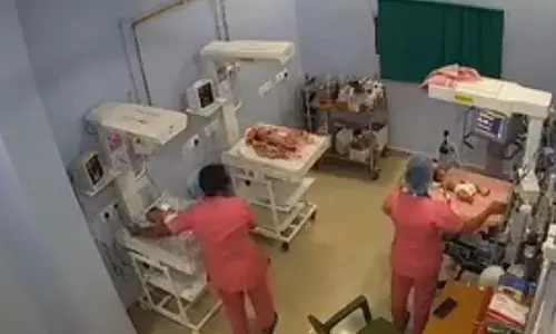 LIVE वीडियो नर्सों की बहादुरी का, वीडियो इन दिनों सोशल मीडिया पर तेजी से वायरल
