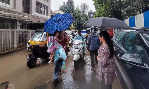 Pune : यातायात पुलिस ने जारी की सलाह, नागरिकों से यात्रा से बचने का आग्रह