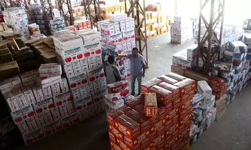 परिवहन संकट और बढ़ते भाड़े से शोपियां मेगा फल मंडी बंद