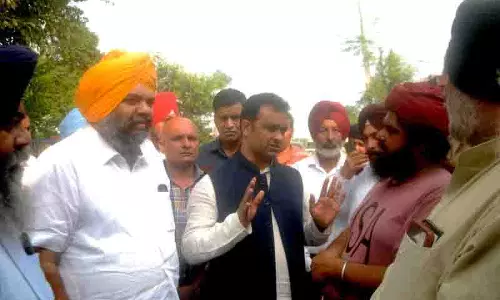 केंद्रीय मंत्री ने कहा, तटबंधों की मरम्मत न होने से Punjab में बाढ़ आई
