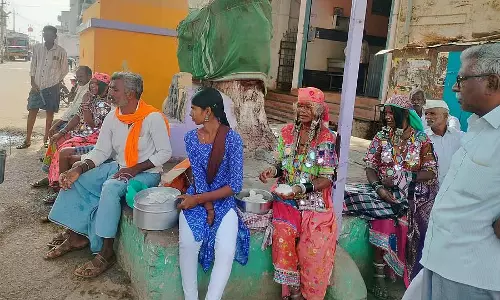 Lakshmeshwar : मक्खन बिक्री की उचित व्यवस्था की मांग Lakshmeshwar : मक्खन बिक्री की उचित व्यवस्था की मांग