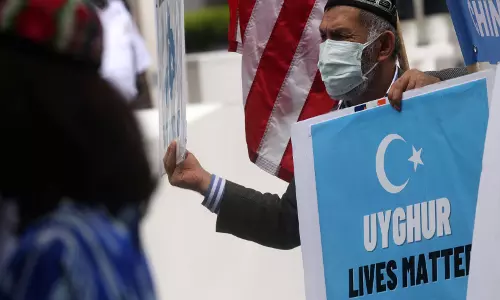 Uighur कार्यकर्ता की चेतावनी: चीन की वित्तीय ताकत से दब सकती है उइगरों की आवाज
