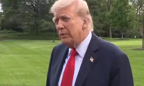 Trump का विदेशी कंपनियों को आग्रह: अमेरिका में निवेश और श्रमिक प्रशिक्षण