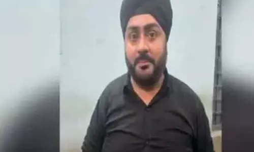 नाईट पार्टी में तेलीबांधा पुलिस की रेड, हुक्का पॉट और विदेशी शराब की बोतलें जब्त नाईट पार्टी में तेलीबांधा पुलिस की रेड, हुक्का पॉट और विदेशी शराब की बोतलें जब्त