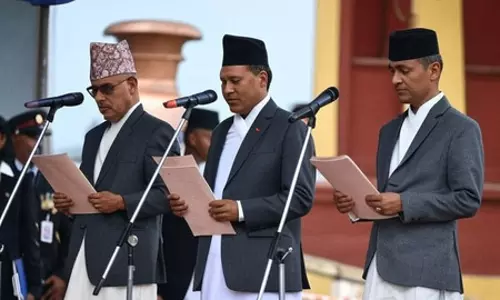 नेपाल: तीन कैबिनेट मंत्रियों ने ली शपथ, ओम प्रकाश गृह मंत्री और रामेश्वर खनल को वित्त मंत्री का जिम्मा