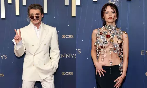 Emmys 2025 रेड कार्पेट: 7 बेहतरीन ड्रेसेज़ वाली हस्तियाँ जिन्होंने सुर्खियाँ बटोरीं Emmys 2025 रेड कार्पेट: 7 बेहतरीन ड्रेसेज़ वाली हस्तियाँ जिन्होंने सुर्खियाँ बटोरीं