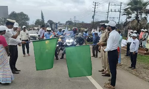 लोकतंत्र दिवस: मदिकेरी से बेंगलुरु तक बाइक रैली लोकतंत्र दिवस: मदिकेरी से बेंगलुरु तक बाइक रैली