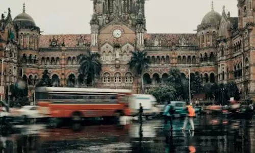 भारी बारिश से Mumbai भीगी, पूरे महाराष्ट्र में ऑरेंज अलर्ट जारी भारी बारिश से Mumbai भीगी, पूरे महाराष्ट्र में ऑरेंज अलर्ट जारी