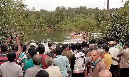 Hosanagar : स्टील का ढांचा पलटने से युवक की मौत Hosanagar : स्टील का ढांचा पलटने से युवक की मौत