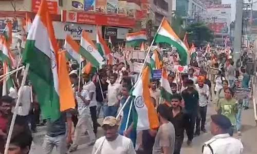 दारोगा भर्ती की परीक्षा को लेकर छात्रों का जोरदार प्रदर्शन, पुलिस ने भांजी लाठियां ‎