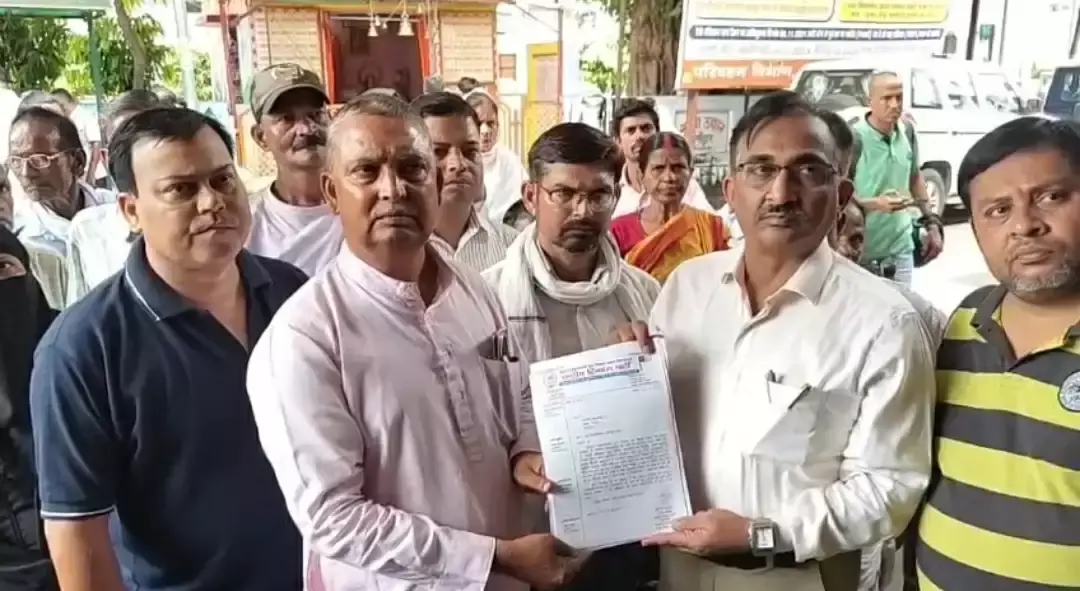 Kanpur: जनप्रतिनिधियों के सामने विकलांगों का विरोध