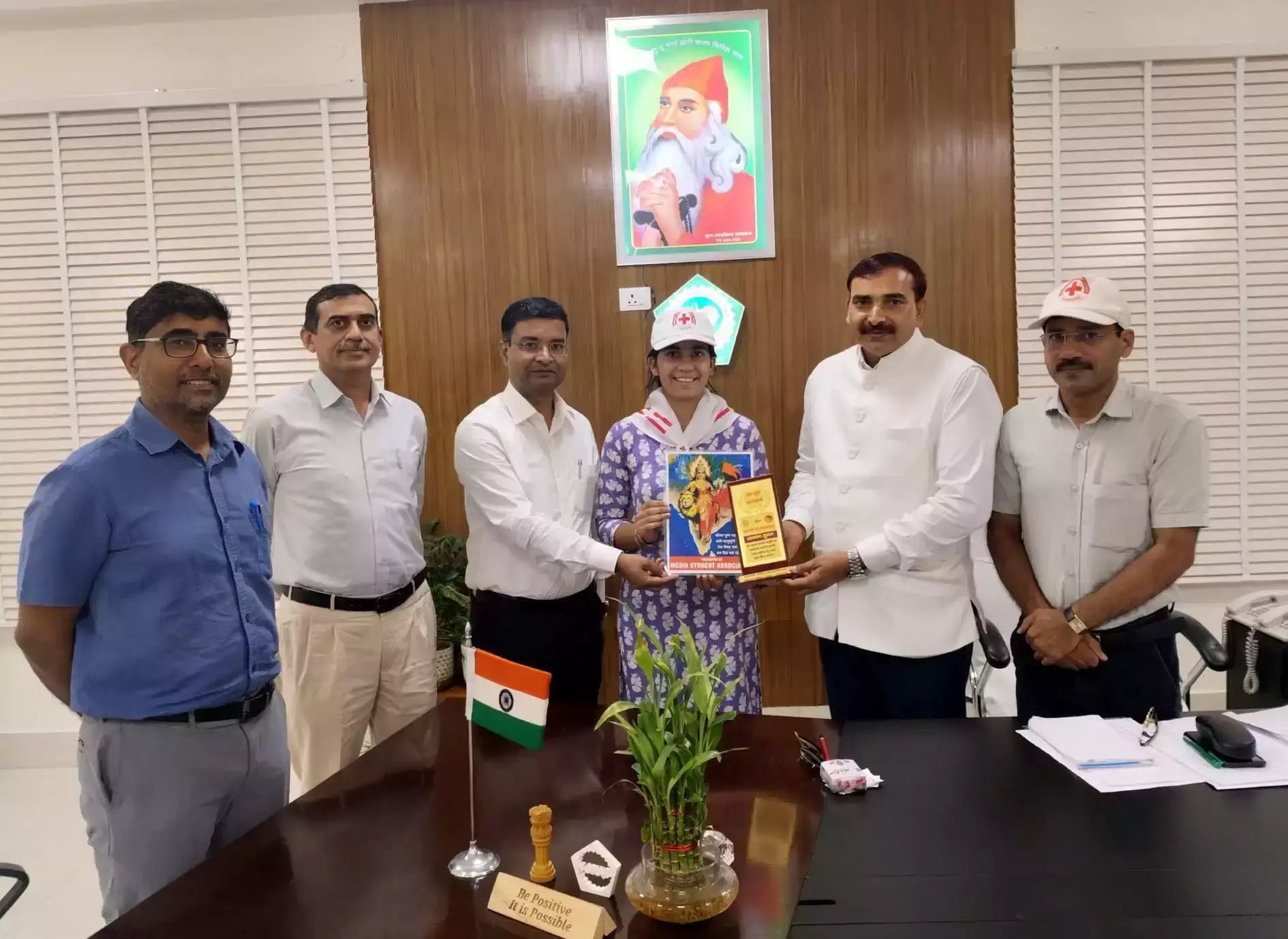 Hisar: स्वयंसेविका को रोहतक विश्वविद्यालय ने दिया सम्मान Hisar: स्वयंसेविका को रोहतक विश्वविद्यालय ने दिया सम्मान