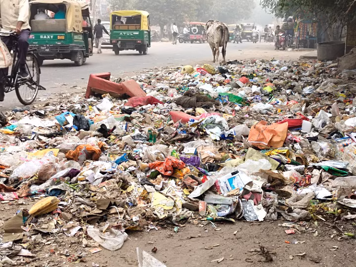 Gurugram: नगर निगम की अधूरी सफाई, गंदगी वहीं