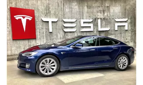 एलन मस्क के 1 अरब डॉलर के निवेश के बाद Tesla के शेयरों में 8% की बढ़ोतरी
