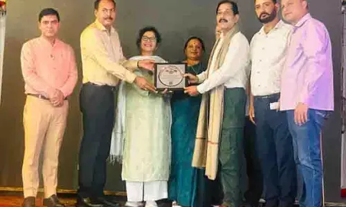 कैप्टन Tushar Mahajan मेमोरियल ट्रस्ट ने शिक्षाविदों और मेधावी छात्रों को पुरस्कृत किया