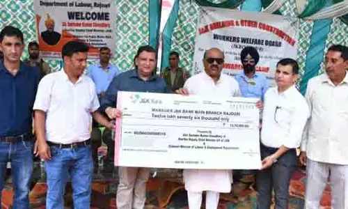 उपमुख्यमंत्री ने नौशेरा में JKBOCWWB योजनाओं पर जागरूकता शिविर का उद्घाटन किया उपमुख्यमंत्री ने नौशेरा में JKBOCWWB योजनाओं पर जागरूकता शिविर का उद्घाटन किया